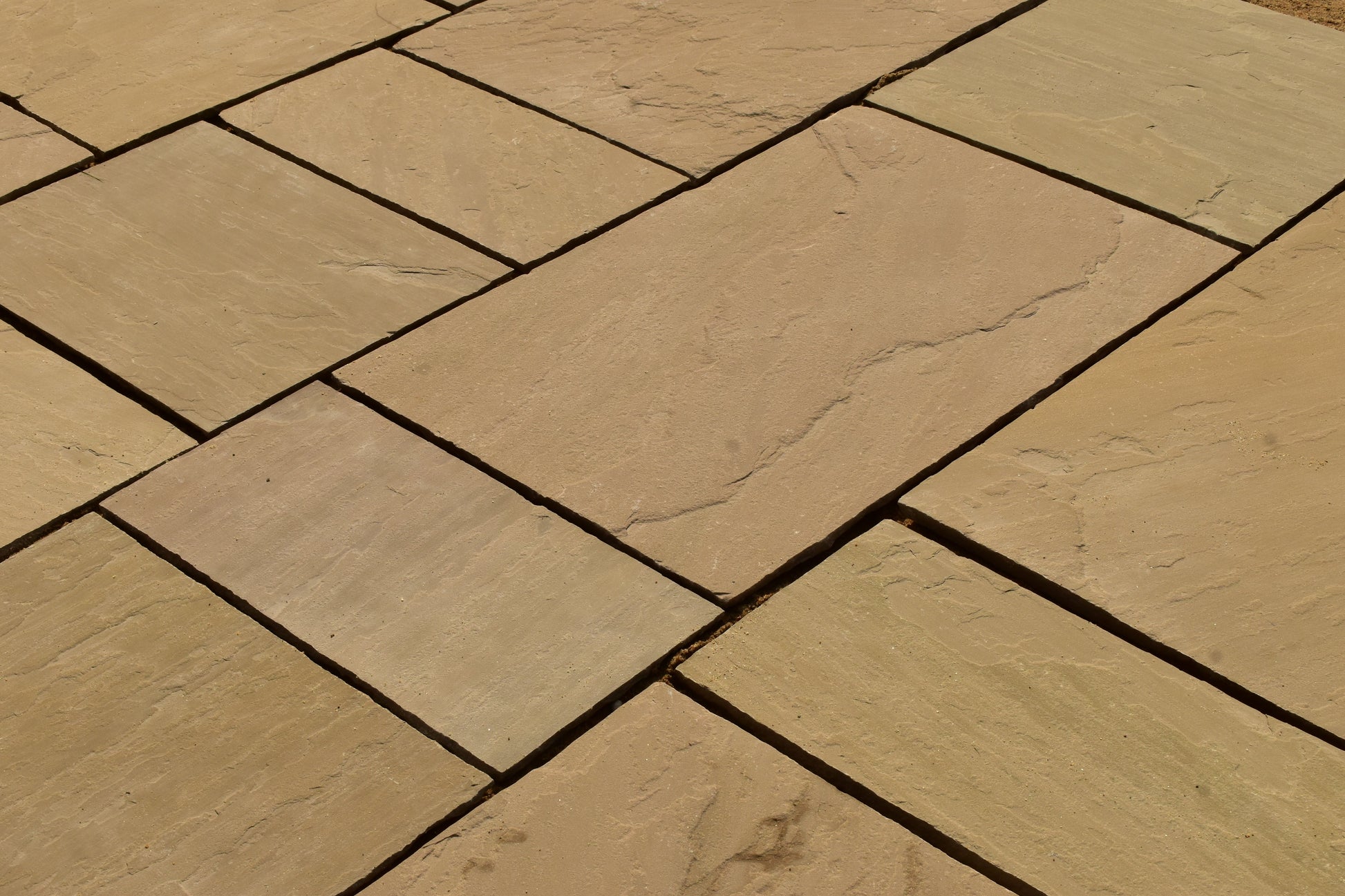 Raj Green Flagstone Paving – traditional indian sandstone slabs in soft earthy tones for outdoor paving