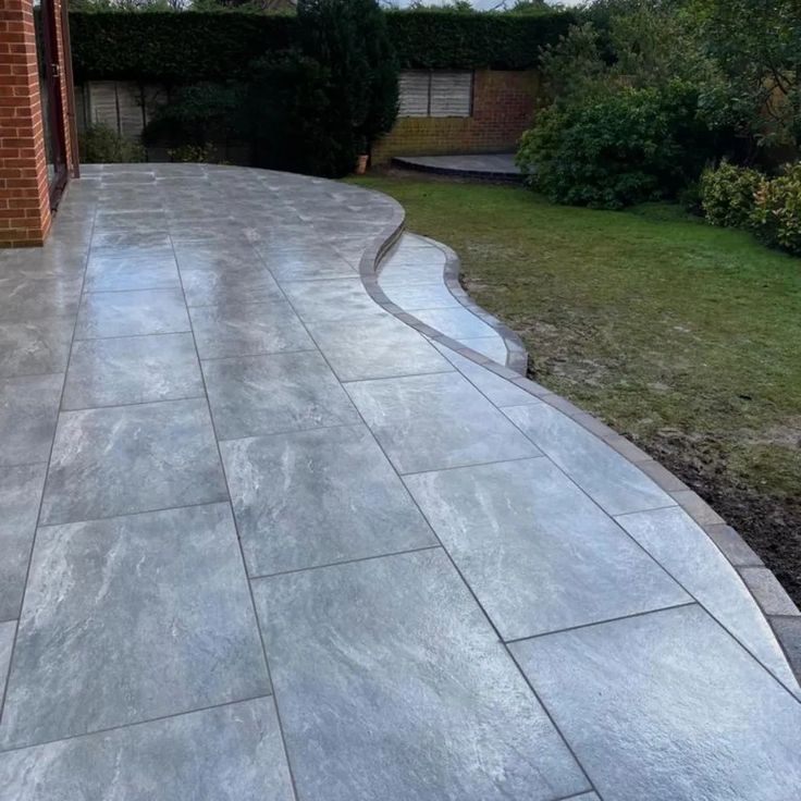 Porcelain Paving in Elegant Grey – neutral tone tiles ideal for patios, terraces, and walkways.